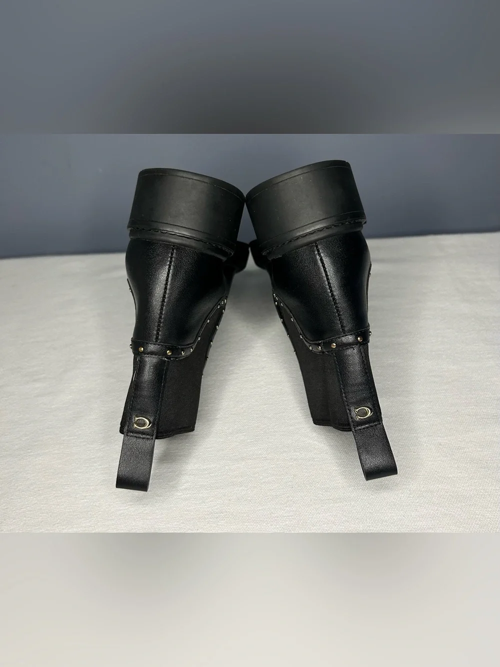Coach Boots Womens 8 Black Leather Chelsea Studded Ankle Bootie Lory 38.5 Pull